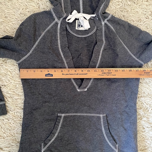 Converse V-Neck Hoodie gray top Women’s size S - Picture 4 of 9